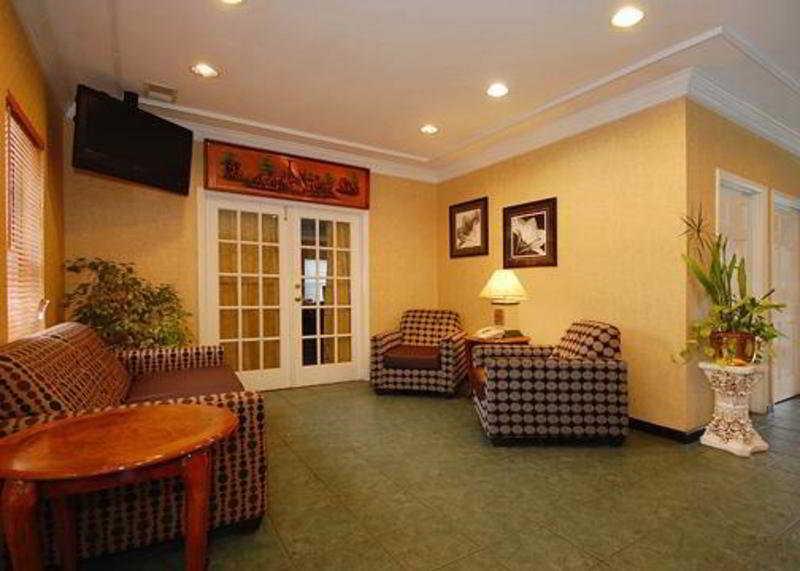 Quality Inn & Suites Lexington Beltér fotó